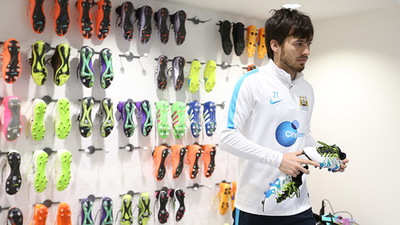 EL MAGO: Silva collects his boots