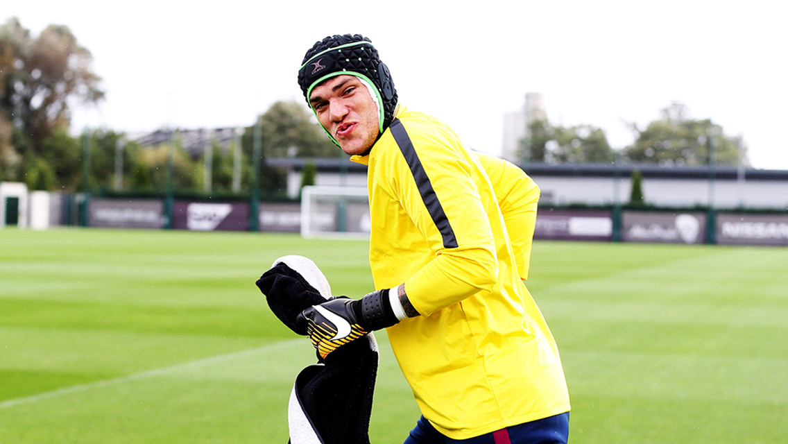 HEAD GEAR: Ederson trains in protective head gear