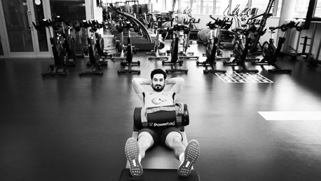 SIT UP: Crunches for Gundogan