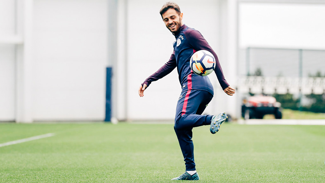 SKILLS: Nice footwork, Bernardo.