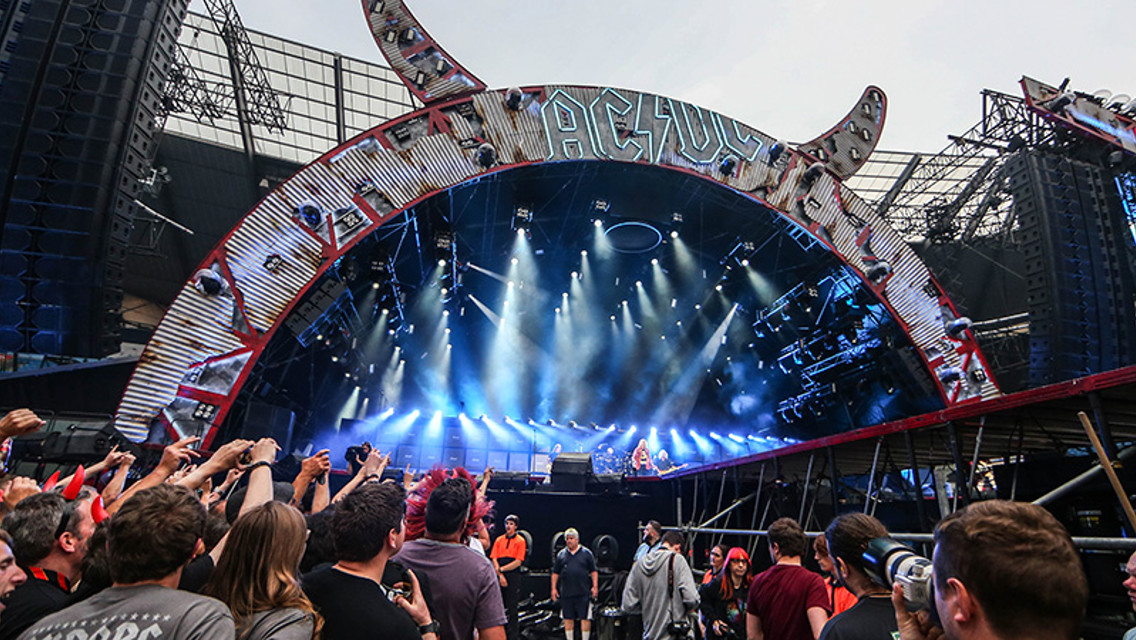 The spectacular stage set was a star of the show as well