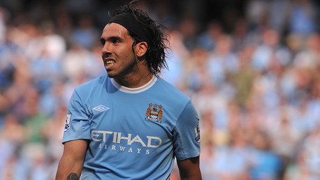 Carlos Tevez scores vs Arsenal