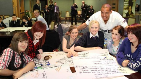 Nigel de Jong at Places for Players Dragons Den