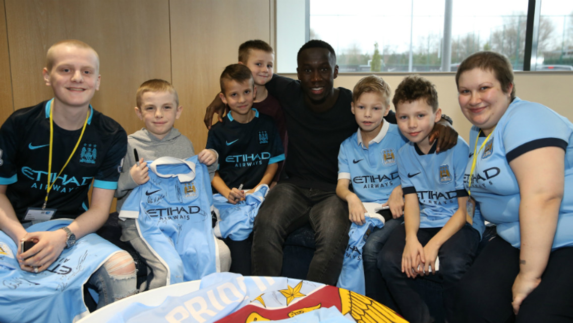 Players meet brave fans at training