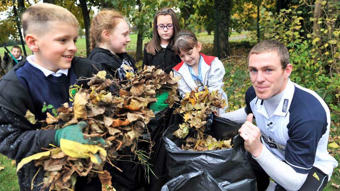 CITC Richard Dunne gardening 0809