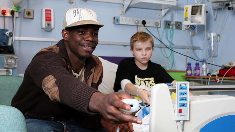 CITC Micah Richards visits hospitals 0809