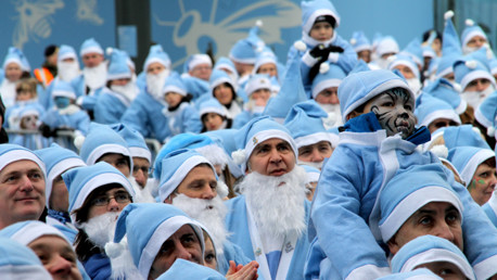 Santa Stroll Action3