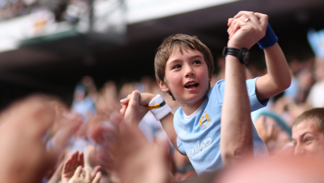 city fans at the community shield