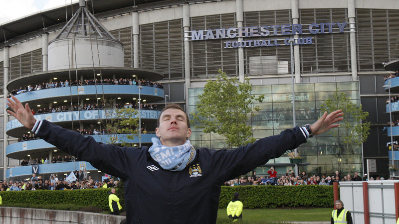 Edin Makes an entrance