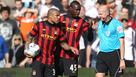 Lee Mason Mario Balotelli