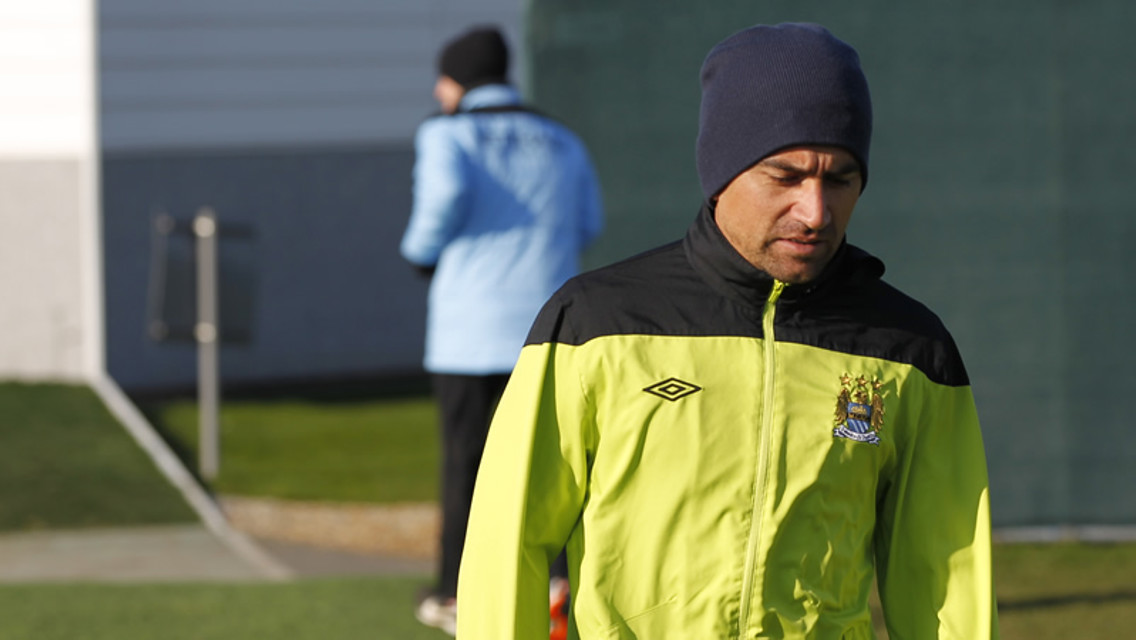 Pizarro readies himself for his first training session