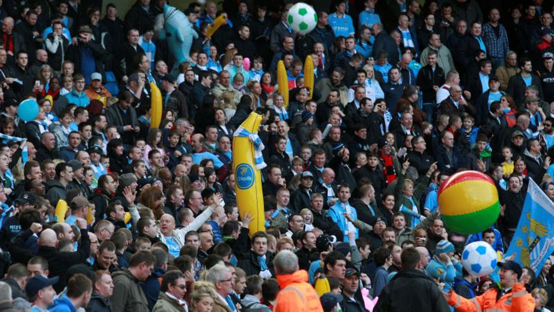 City fans bananas Etihad