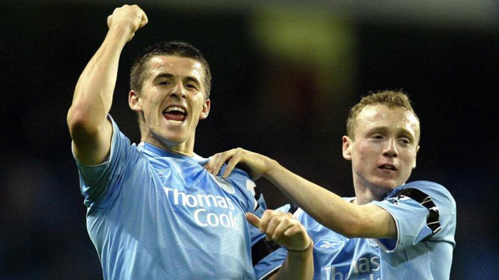 بالصور رحلة السيتي على استاد الإتحاد خلال موسم 2004/05