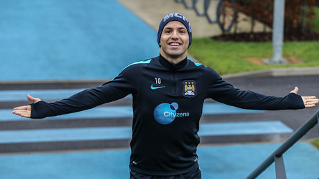 Aguero kembali berlatih