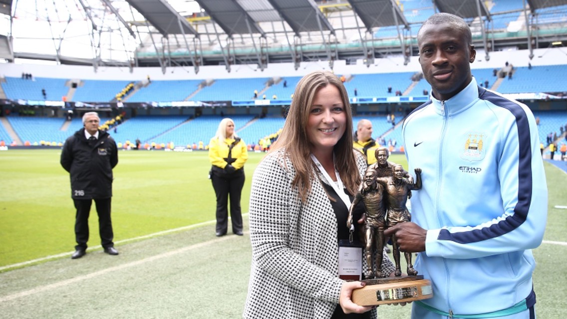 Yaya Toure receives Laurie Cunningham award
