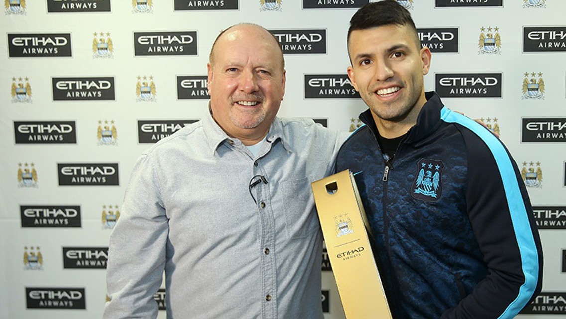 Aguero presented with Etihad Player of the Month award