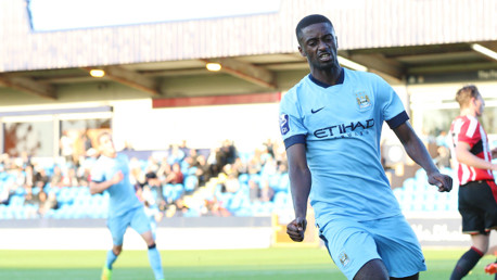 Jordy Hiwula signs for Yeovil on loan