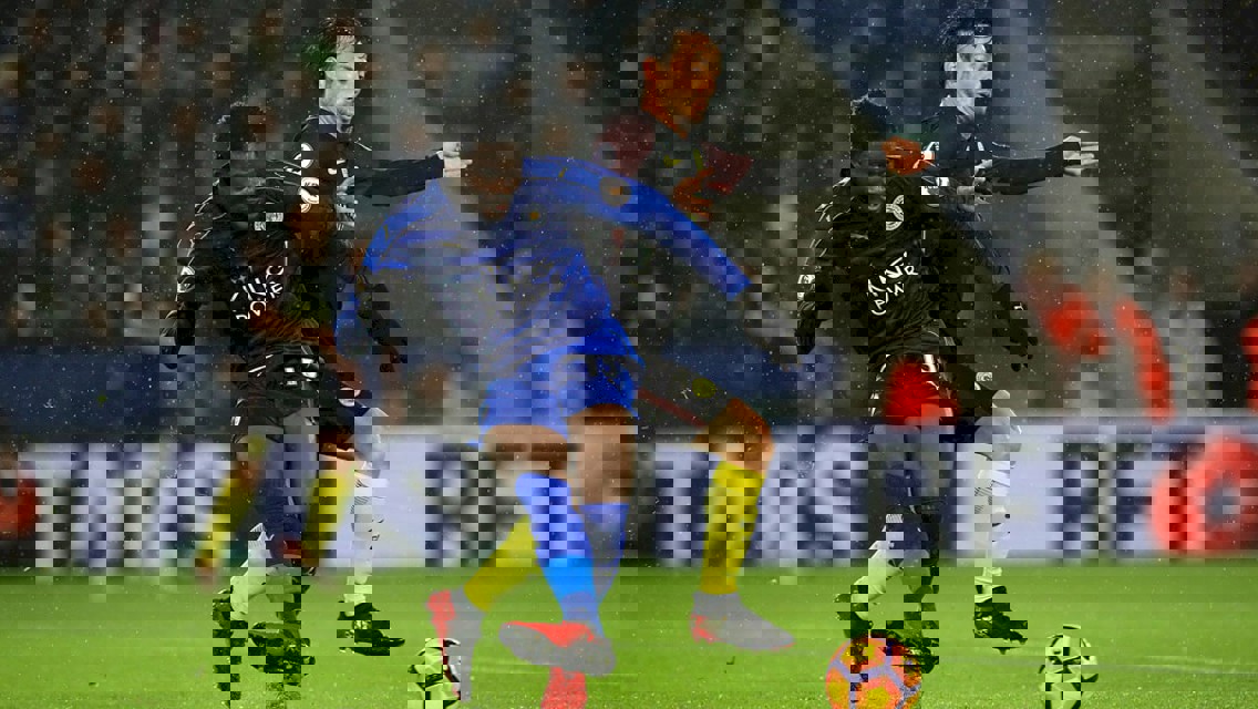 Silva battles for ball at Leicester