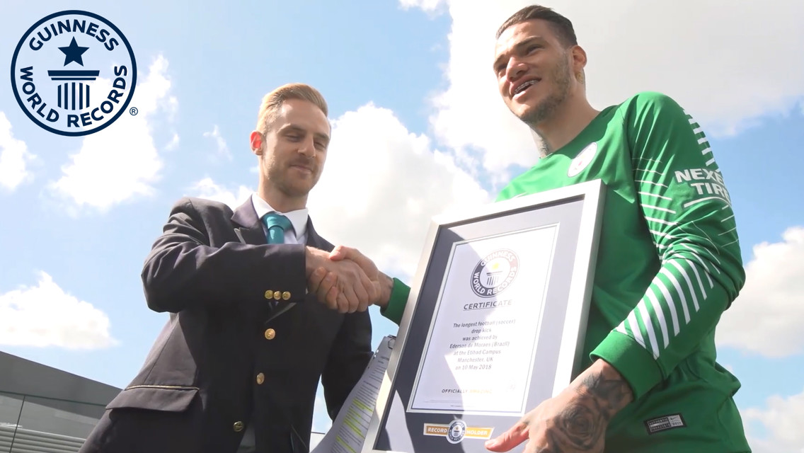 Ederson | Livro de Recordes do Guinness