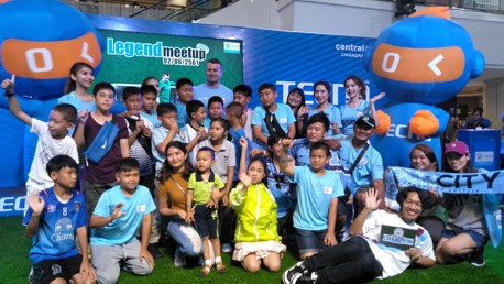 แฟนบอลชาวไทยได้ไปร่วมงาน Meet & Greet กับเชย์ กีฟเว่น นักเตะตำนานของสโมสรแมนเชสเตอร์ ซิตี้ ที่จังหวัดเชียงใหม่