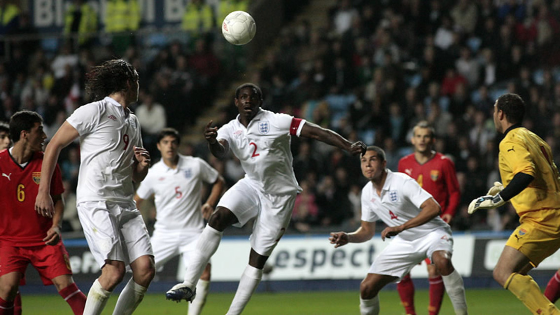 Micah Richards scores goooooooooooooallllll!!!!!