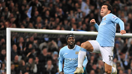 Carlos Tevez scores vs Arsenal