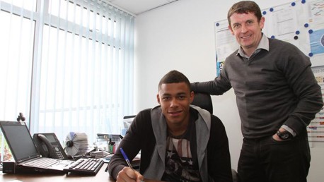 Reece signs new deal