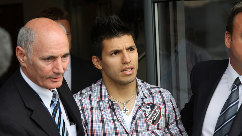 Sa pic1 on his way to meet the fans