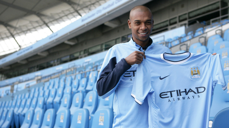 Fernandinho signing 1