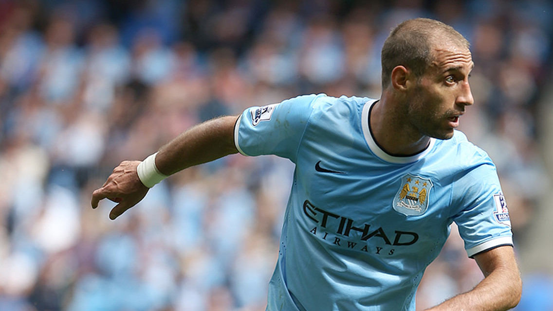 Pablo Zabaleta v Hull A39O3179