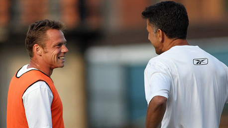Paul Dickov training 0607