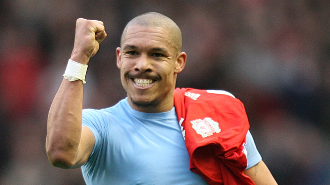 Nigel De Jong celebrates 0809