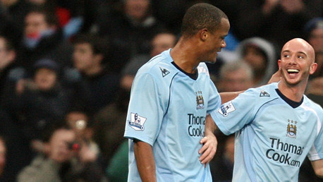Vincent Kompany with Stephen Ireland 0809
