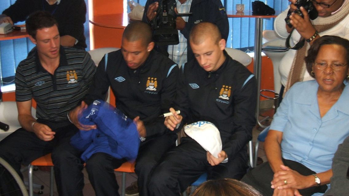 Wayne Bridge Nigel De Jong Vlad Weiss visit SA Hospital July 09