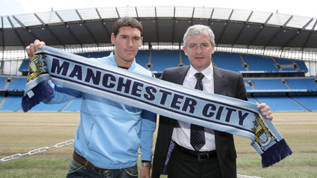Gareth Barry Mark Hughes new signing at City of Manchester Stadium June 2009
