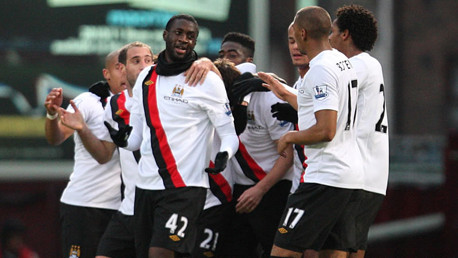 Team Celebrates ya yas goal westham