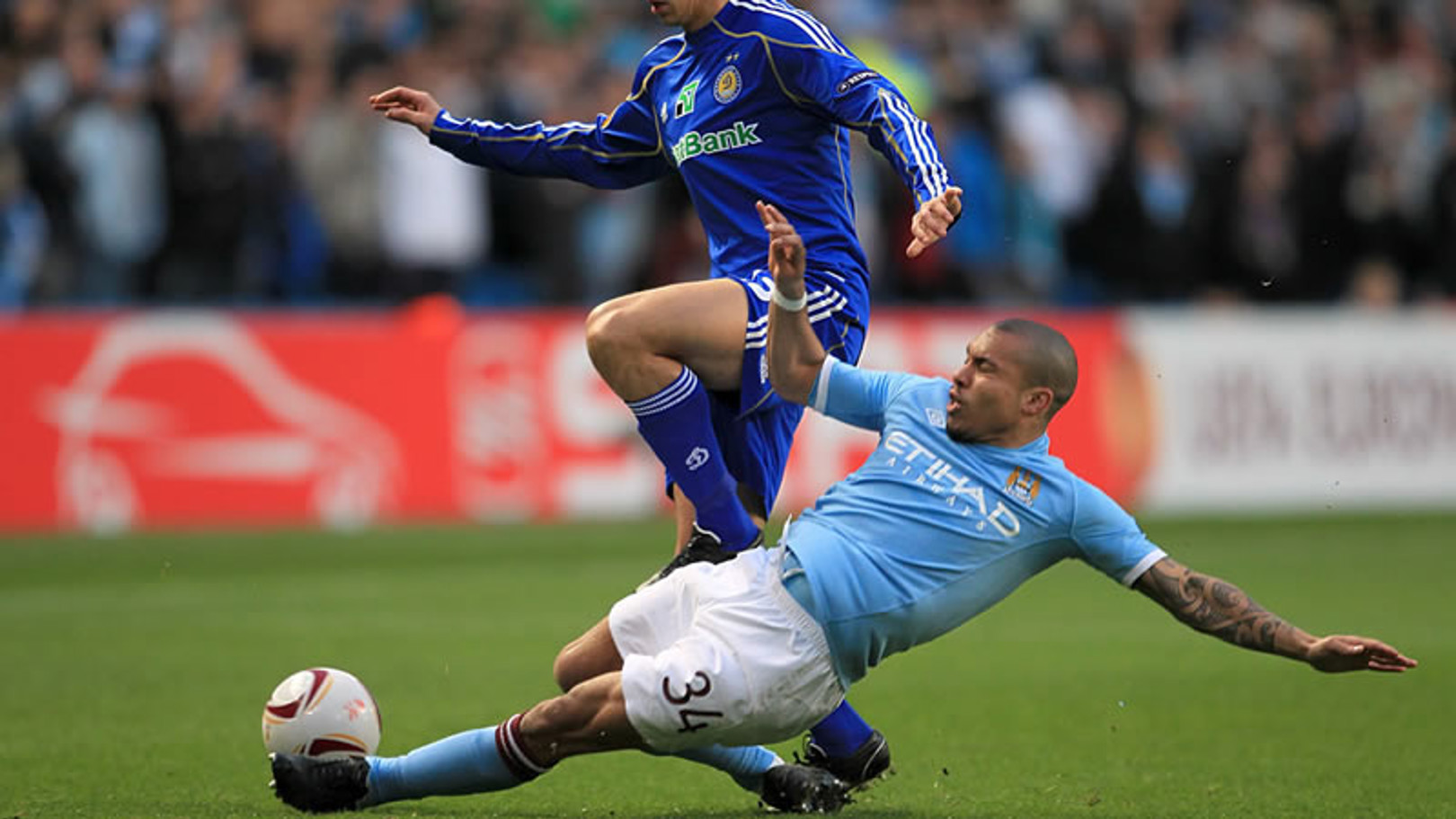 De Jong ready for battle at the Bridge
