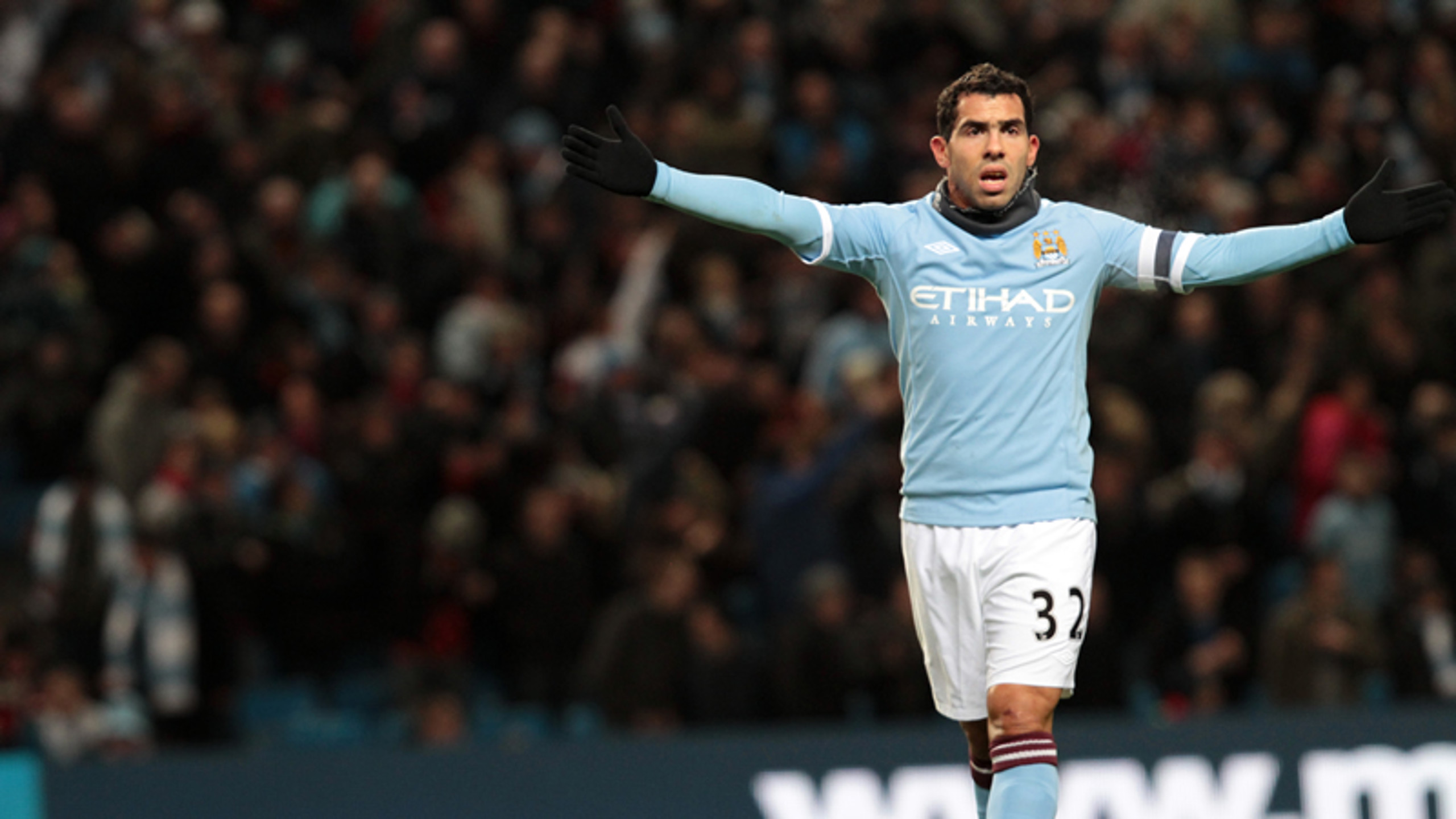 tevez scores versus leicester
