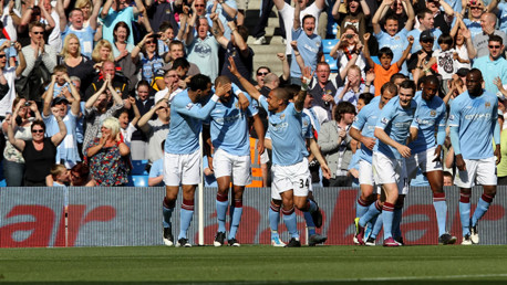 dejong celebrates westham2