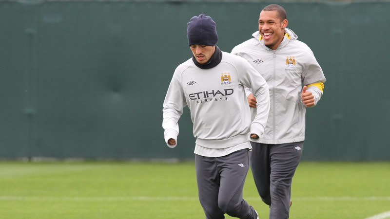 Dejong Chasing David Silva