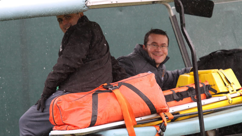 doc and Andy welsh shelter from the rain