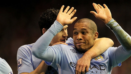 De jong celebrates with Gareth