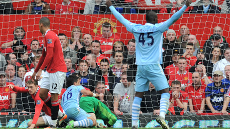 Balotelli scores