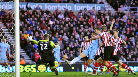Edin Strikes for goal at sunderland