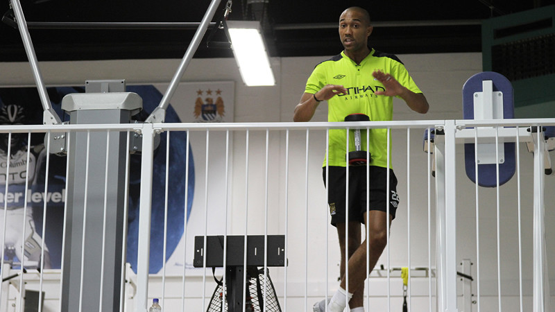 Gael Chatting to patrick and kolo