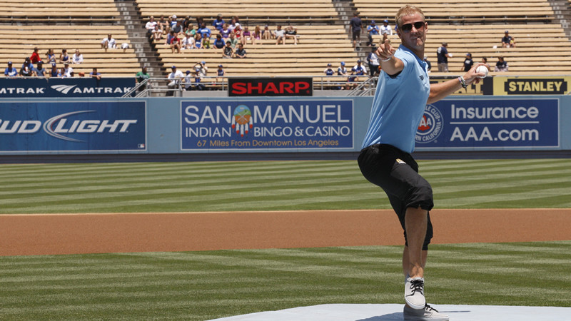 Hartys Base Ball pitch holding image
