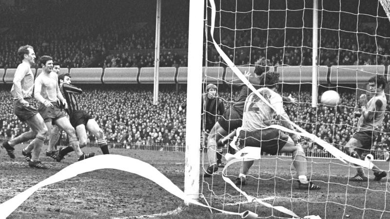 Tommy Booth v Everton