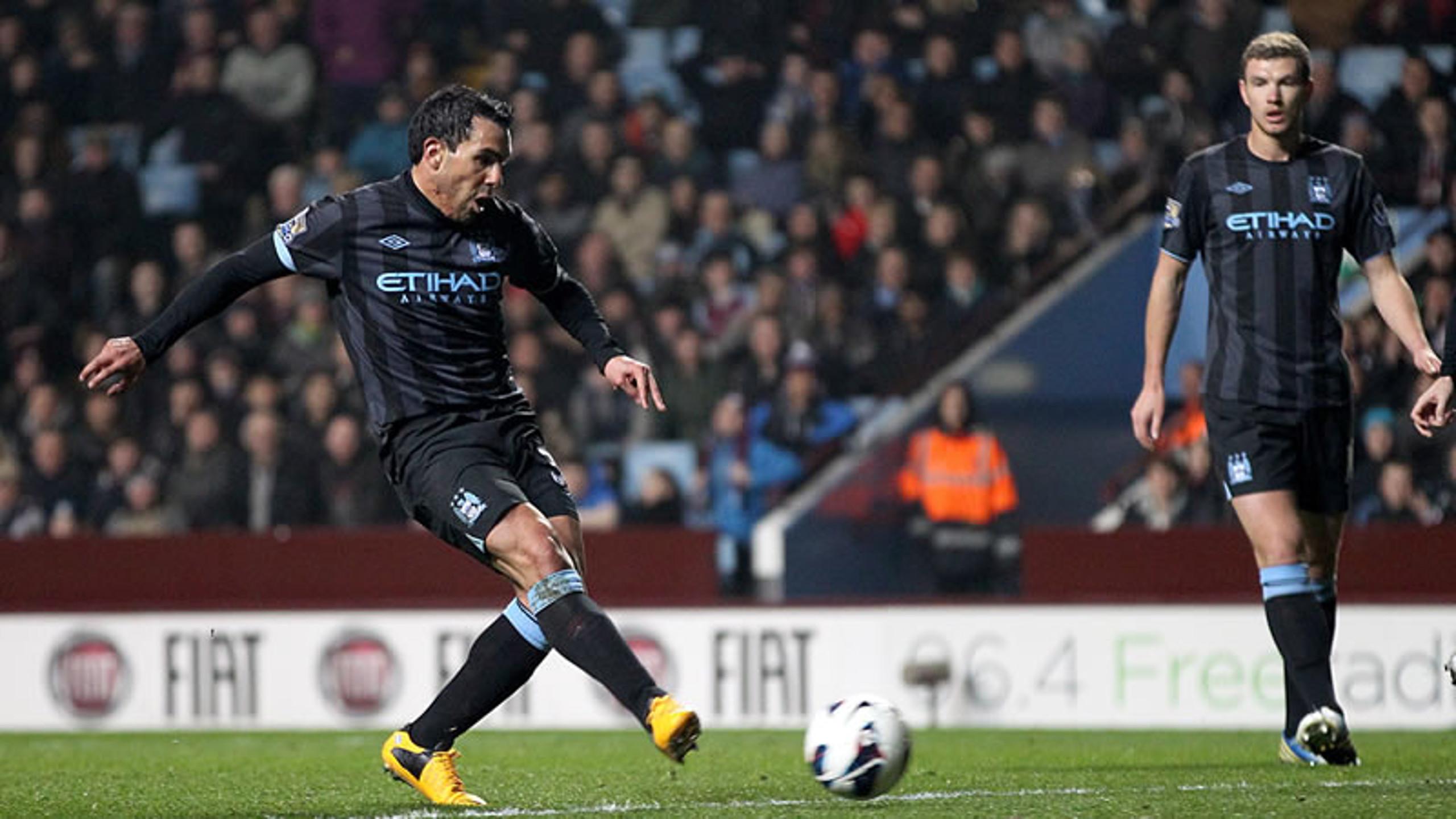 carlos goal villa