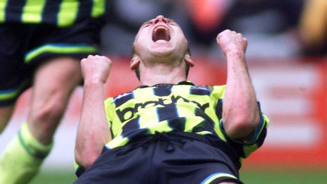 Remembered forever for his role in the 1999 play-off final, Dickov played 9 times for Palace on loan