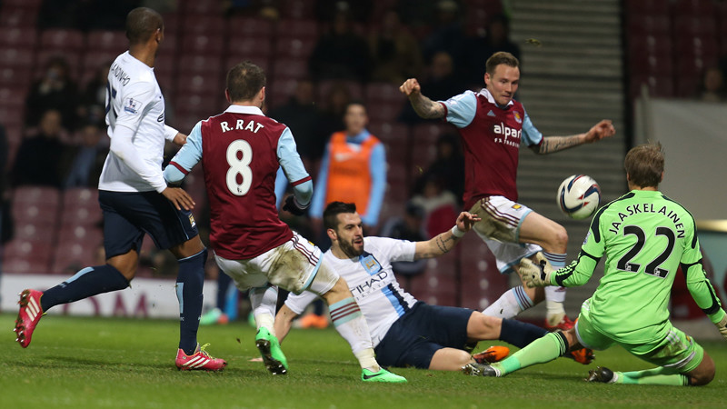 Negredo goal 2.jpg